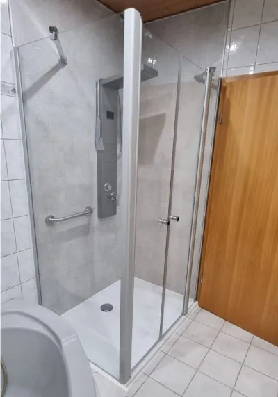 Nachher: Stilvoller Umbau mit Regendusche