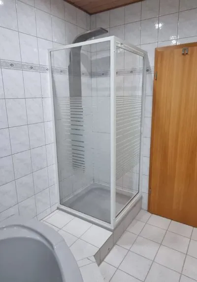 Vorher: Stilvoller Umbau mit Regendusche